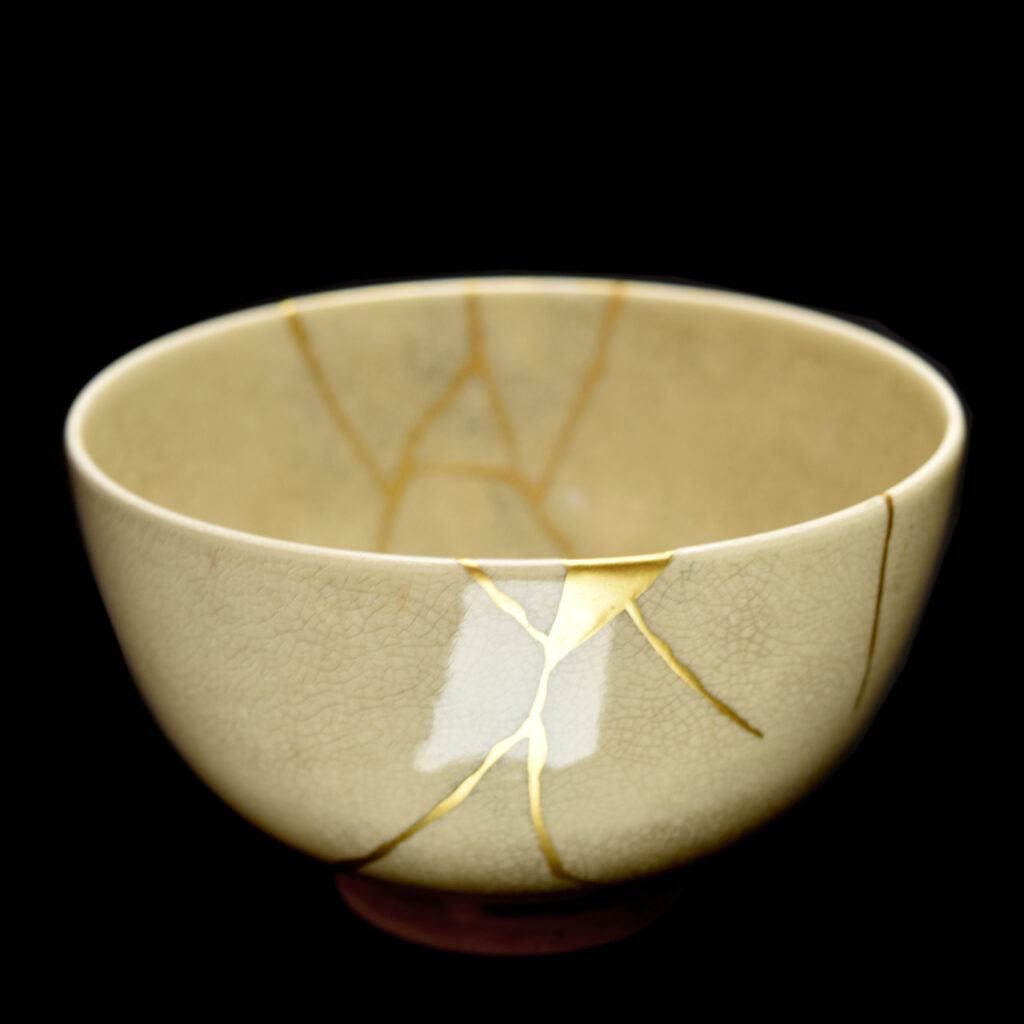 Traditional Kintsugi Shop: Kintsugi By Myriam greff