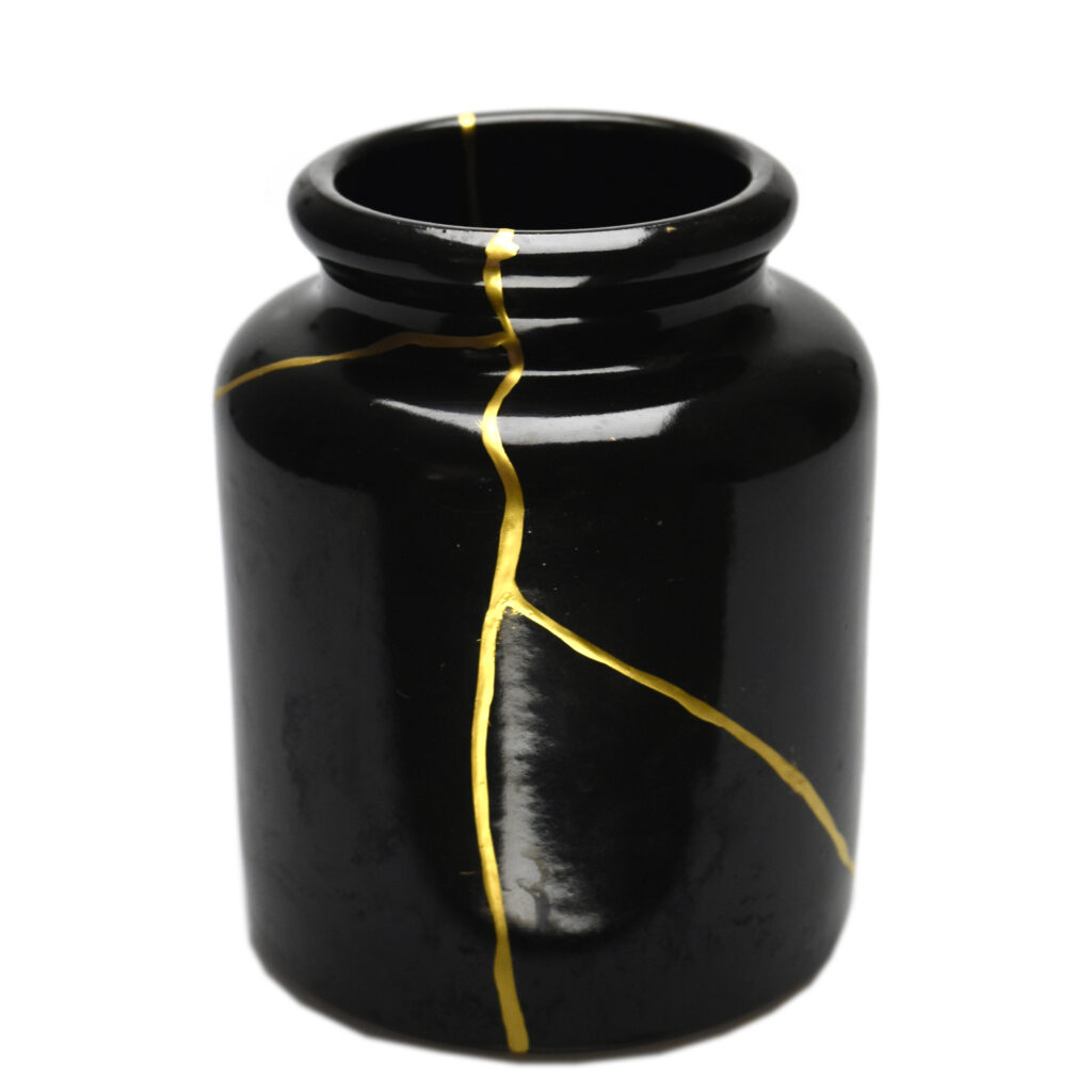 Traditional Kintsugi Shop: Kintsugi By Myriam greff