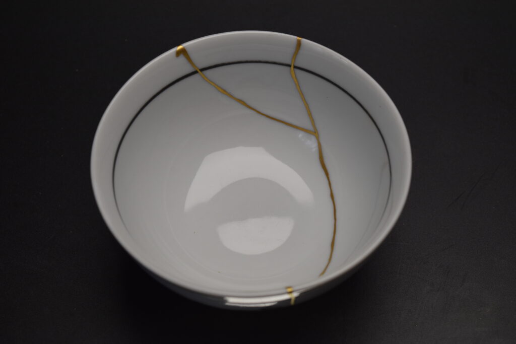 Traditional Kintsugi Shop: Kintsugi By Myriam greff