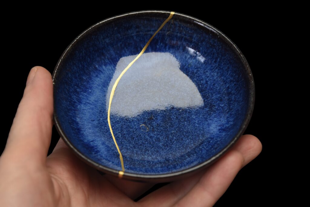 Traditional Kintsugi Shop: Kintsugi By Myriam greff
