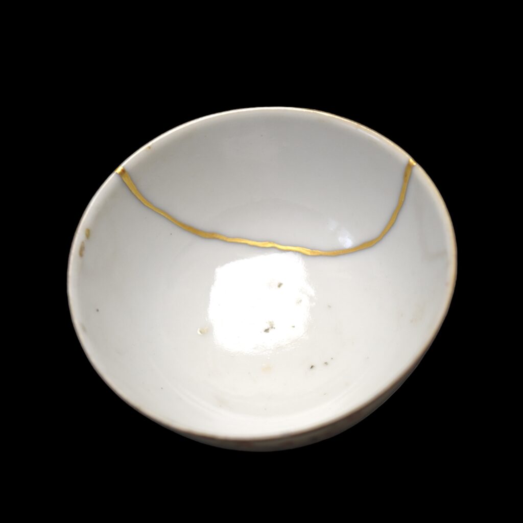 Traditional Kintsugi Shop: Kintsugi By Myriam greff