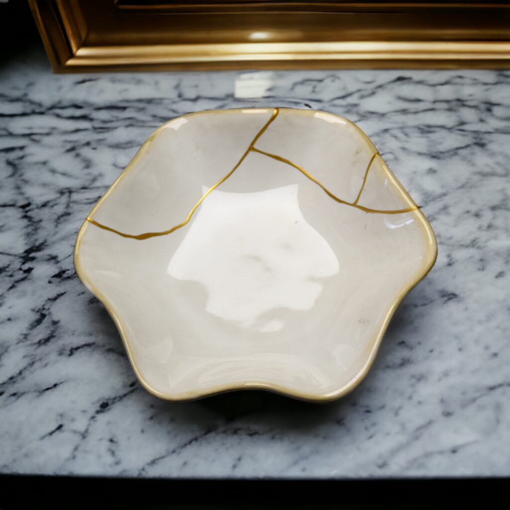 Traditional Kintsugi Shop: Kintsugi By Myriam greff