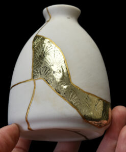 Alternative view of Kintsugi vase palmettes decorations