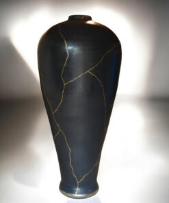 Alternative view of Floor vase kintsugi "Resilio"