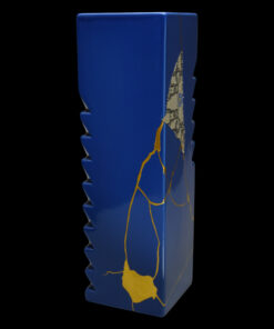 Alternative view of Blue kintsugi vase with Hermes dress