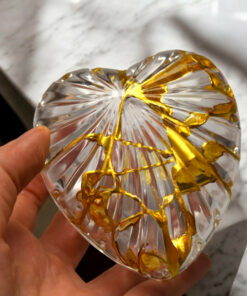 Alternative view of Heart shaped box Kintsugi