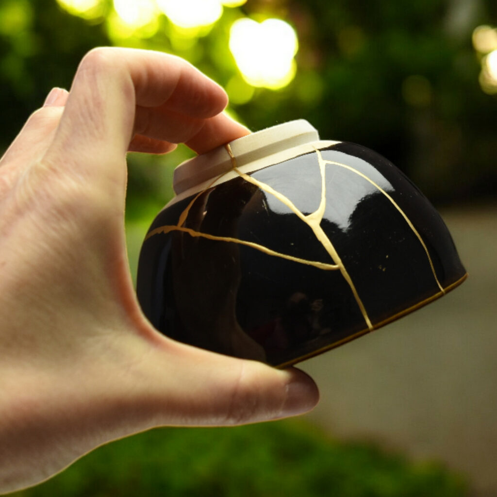 Traditional Kintsugi Shop: Kintsugi By Myriam greff