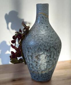 Alternative view of Exceptionnal vase with kintsugi and living plants