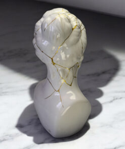 Alternative view of Porcelain woman Bust with kintsugi