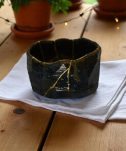 Alternative view of Han Tsutsu Gata Blue chawan