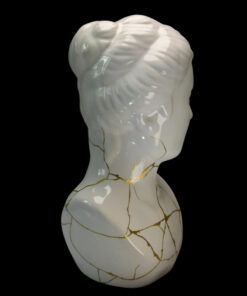 Alternative view of Porcelain woman Bust with kintsugi