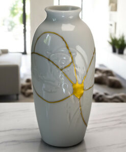 Japanese White Porcelain Vase with Kintsugi, 22-Karat Gold