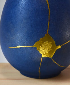 Alternative view of Blue vase with peonies decors