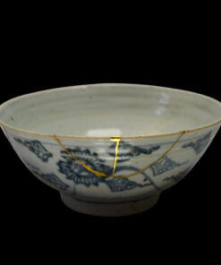 Alternative view of 19th Century Chinese Porcelain Bowl, Kintsugi Restored