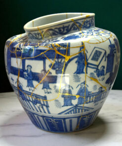 Monumental white and blue Porcelain Jar - 24 Carat Gold Kintsugi