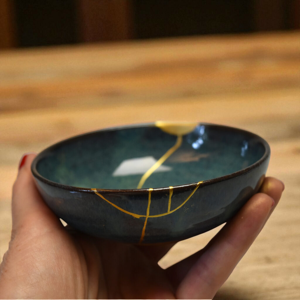 Traditional Kintsugi Shop: Kintsugi By Myriam greff