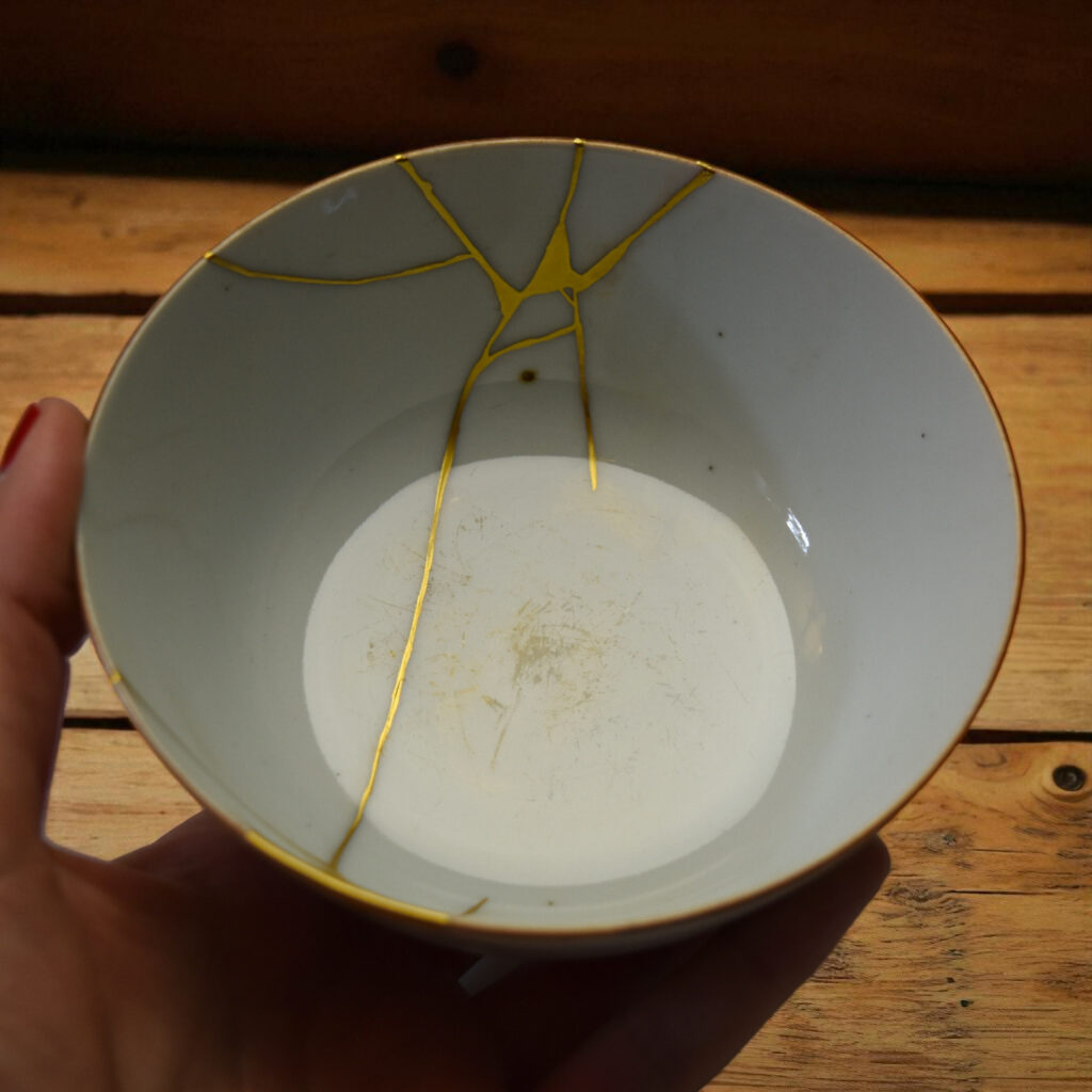 Traditional Kintsugi Shop: Kintsugi By Myriam greff