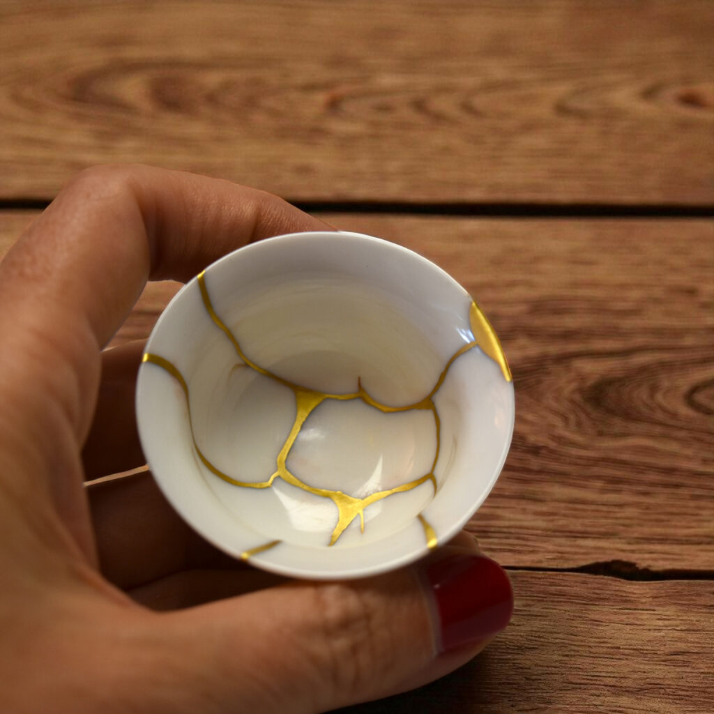 Traditional Kintsugi Shop: Kintsugi By Myriam greff