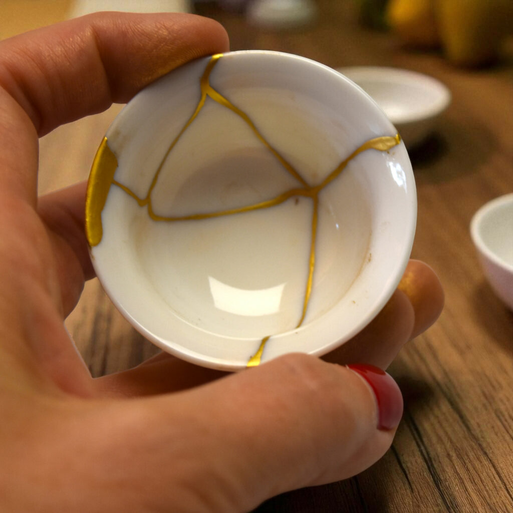 Traditional Kintsugi Shop: Kintsugi By Myriam greff