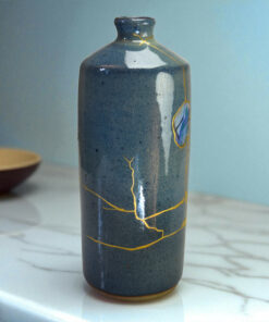Alternative view of Blue kintsugi vase with Hermes silk