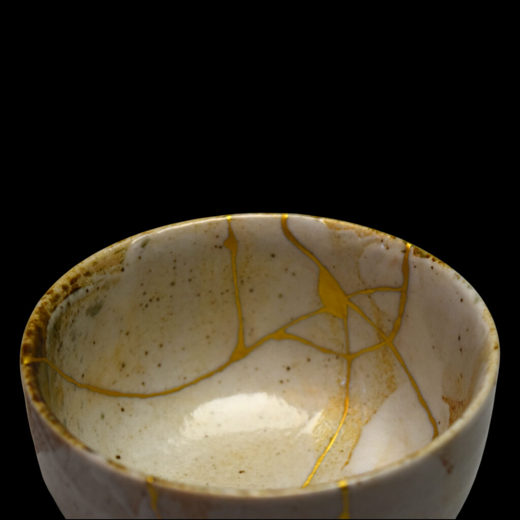 Traditional Kintsugi Shop: Kintsugi By Myriam greff