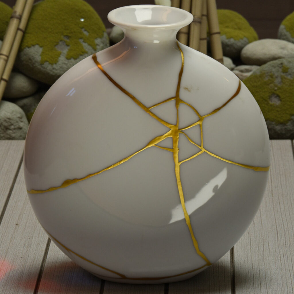 Traditional Kintsugi Shop: Kintsugi By Myriam greff