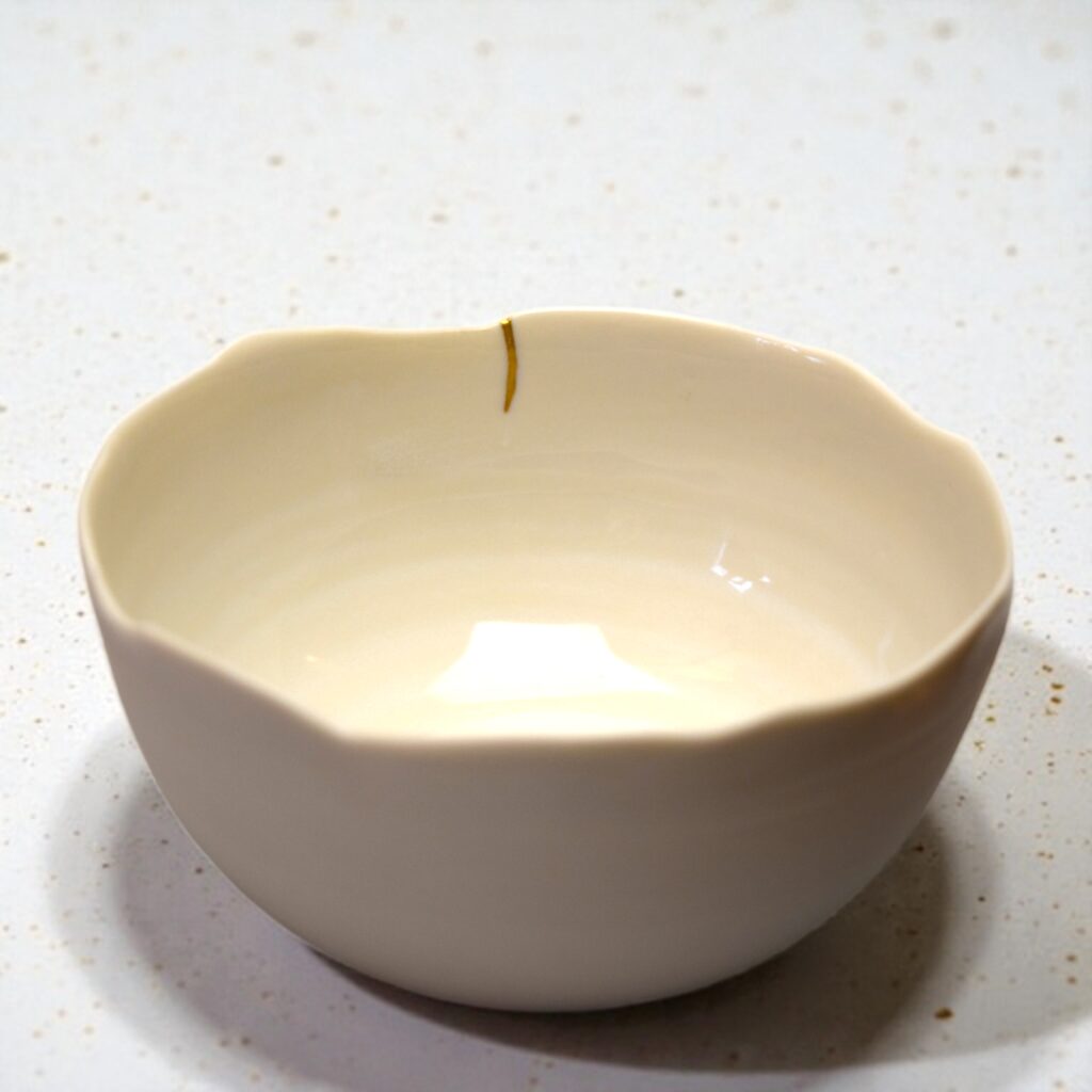 Traditional Kintsugi Shop: Kintsugi By Myriam greff