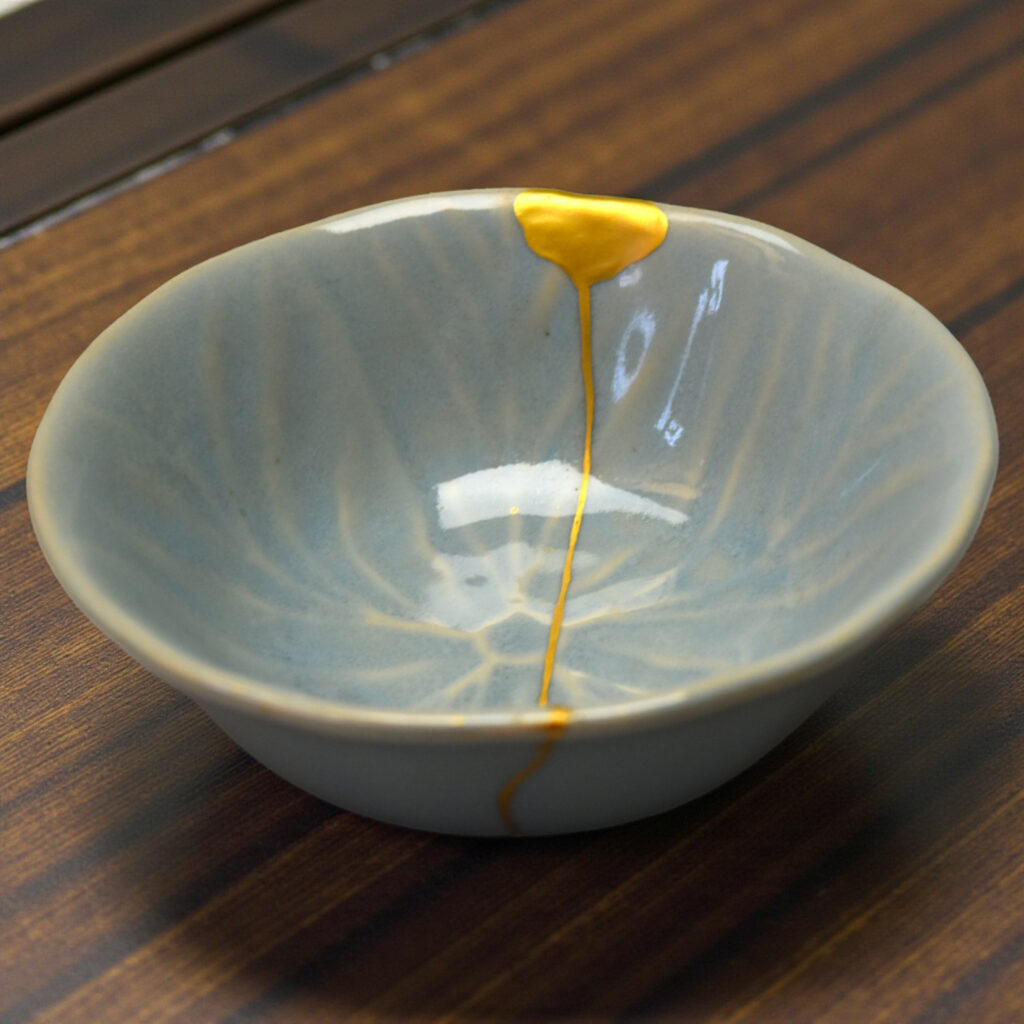 Traditional Kintsugi Shop: Kintsugi By Myriam greff