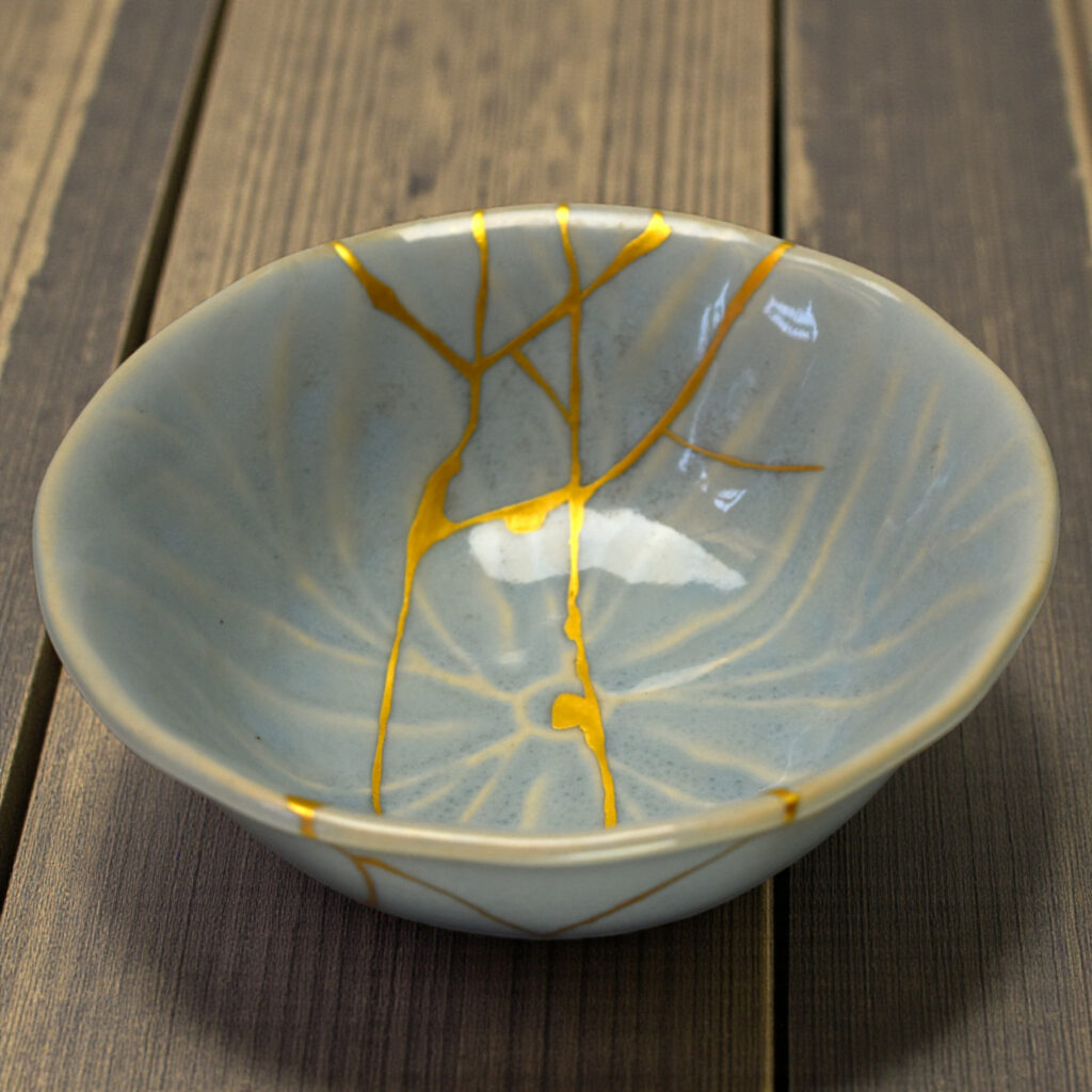Traditional Kintsugi Shop: Kintsugi By Myriam greff