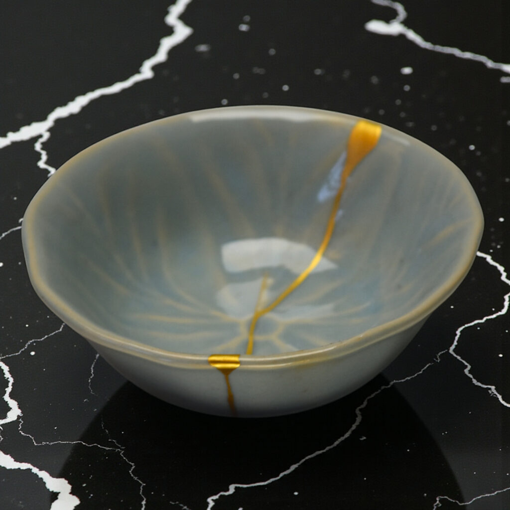 Traditional Kintsugi Shop: Kintsugi By Myriam greff